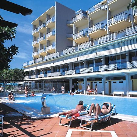Hotel Bellevue Et Mediterranee Diano Marina Bagian luar foto