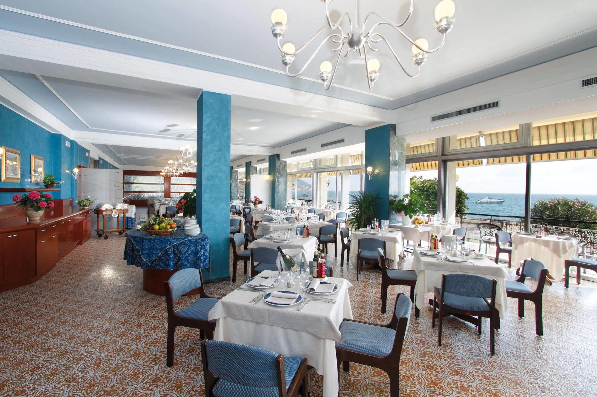 Hotel Bellevue Et Mediterranee Diano Marina Bagian luar foto